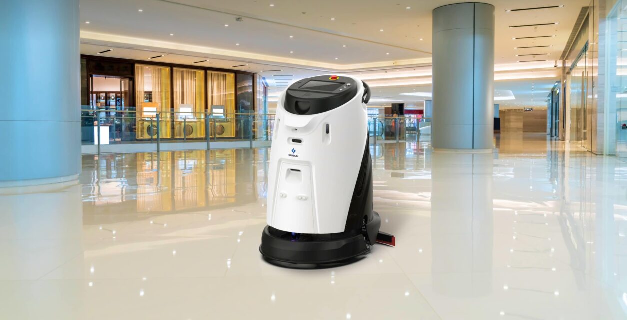 Gausium Phantas robot